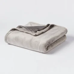 5pc King Geo Reversible Decorative Comforter Set With Throw Black/Gray - Room Essentials™ 15 5pc King Geo Reversible Decorative Comforter Set With Throw Black/Gray - Room Essentials™ -Room Essentials GUEST ee057046 560e 4892 a5ca 2ebedd27f5e5