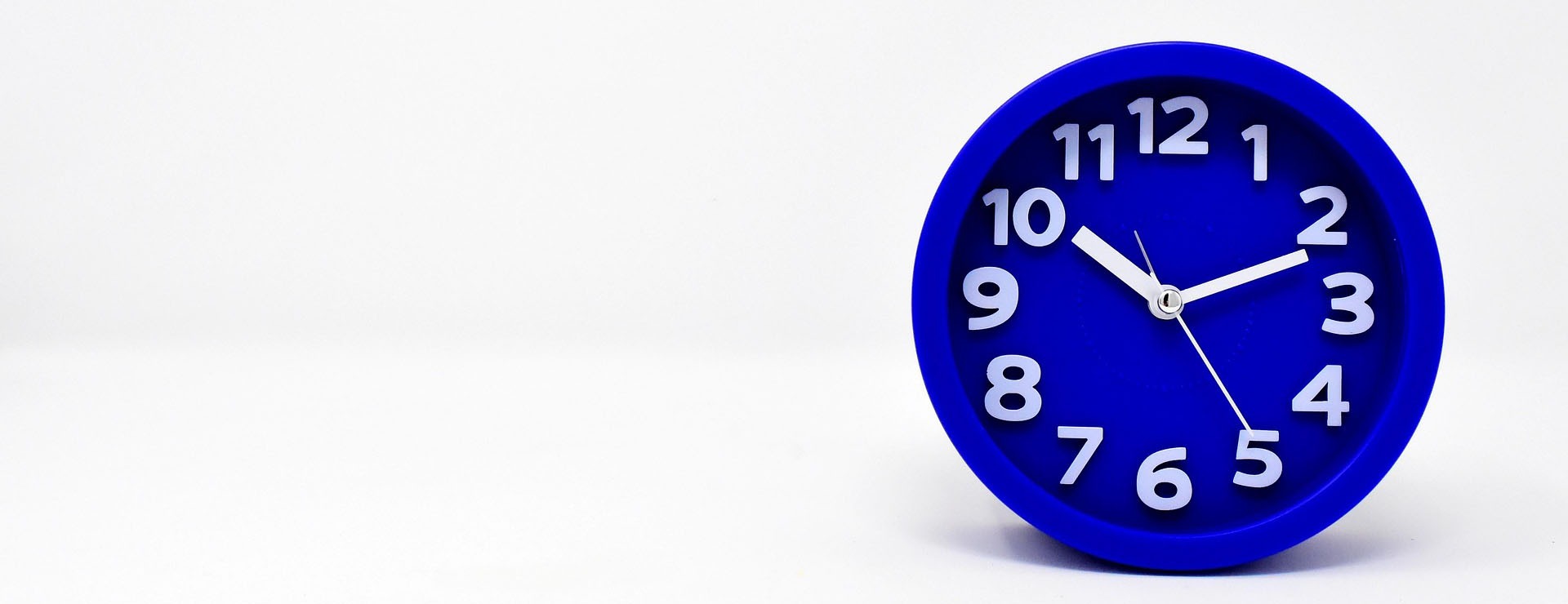 Room Essentials 3 Room Essentials -Room Essentials clock 3416152 1920